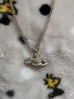 💙2/$8💙 Saturn Necklace